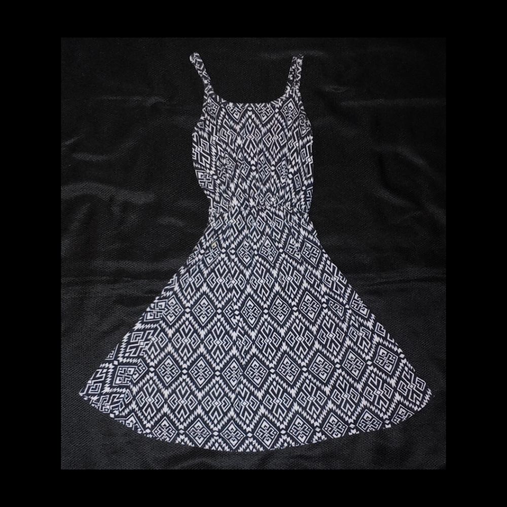 Spaghetti strap can geometric dress